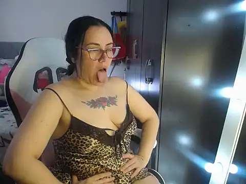 sweet adele  online show from October 2025 02:57:02 PM