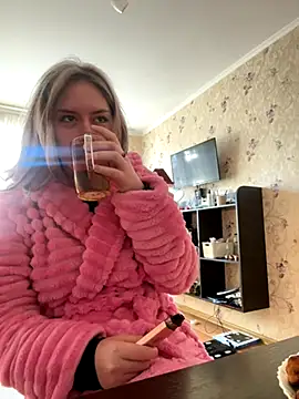 Snapshot of Tomyris_yuki chatting on November 2025 09:41:01 AM Tomyris yuki online show from November 2025 09:41:01 AM