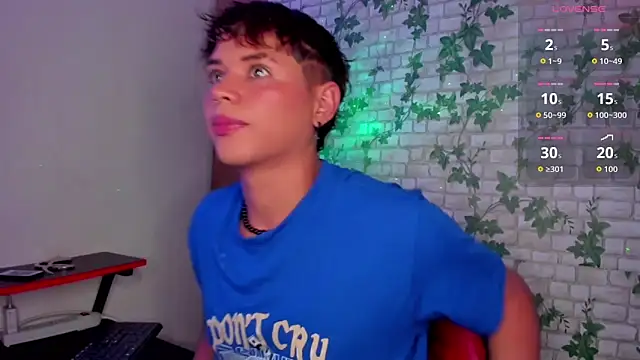 Snapshot of Jostin18 chatting on October 2025 12:30:02 PM Jostin18 online show from October 2025 12:30:02 PM