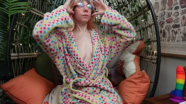 Snapshot of bendingofwillow chatting on December 2025 01:16:01 PM bendingofwillow online show from December 2025 01:16:01 PM