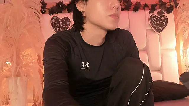 Daphne And Roger online show from April 2026 11:04:02 AM