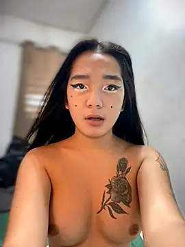 Snapshot of Lalisaslut18 chatting on October 2025 08:18:01 AM Lalisaslut18 online show from October 2025 08:18:01 AM