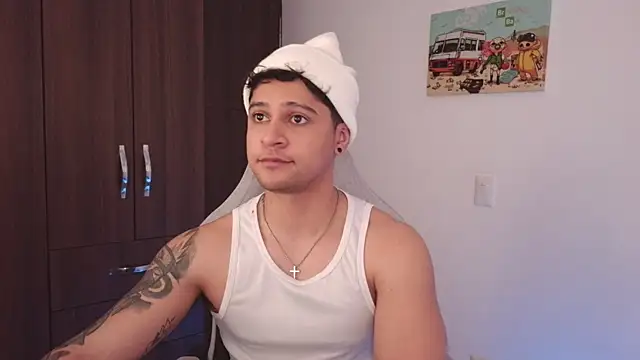 domsantiago  online show from September 2025 10:43:01 PM