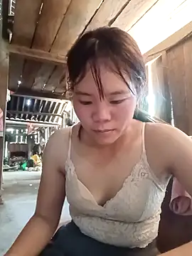 Snapshot of Nguyet135 chatting on April 2026 03:02:01 AM Nguyet135 online show from April 2026 03:02:01 AM
