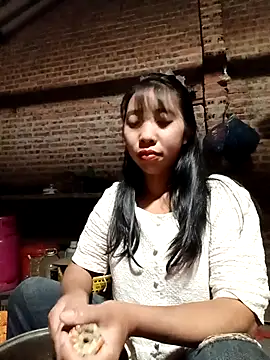 Snapshot of emaame68 chatting on November 2025 12:08:02 PM emaame68 online show from November 2025 12:08:02 PM