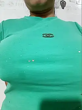 Snapshot of Shiny_Babe chatting on January 2026 09:12:02 AM Shiny Babe online show from January 2026 09:12:02 AM