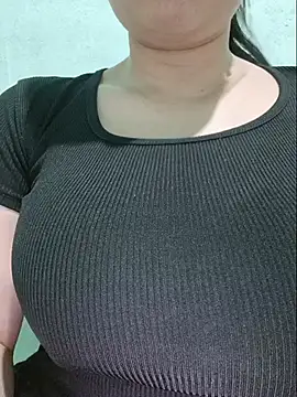 Snapshot of Shiny_Babe chatting on June 2026 02:19:02 PM Shiny Babe online show from June 2026 02:19:02 PM