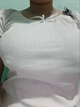Snapshot of Shiny_Babe chatting on June 2026 07:58:01 AM Shiny Babe online show from June 2026 07:58:01 AM