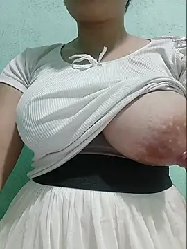 Snapshot of Shiny_Babe chatting on July 2026 07:04:02 AM Shiny Babe online show from July 2026 07:04:02 AM