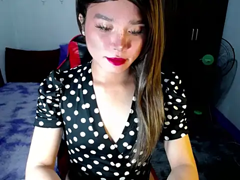 Snapshot of Urassiansweetcummer chatting on November 2025 12:27:01 PM Urassiansweetcummer online show from November 2025 12:27:01 PM