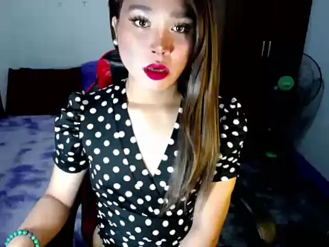 Snapshot of Urassiansweetcummer chatting on December 2025 03:14:02 AM Urassiansweetcummer online show from December 2025 03:14:02 AM