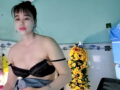 Snapshot of emgaixinhngoan chatting on September 2025 04:12:02 AM emgaixinhngoan online show from September 2025 04:12:02 AM