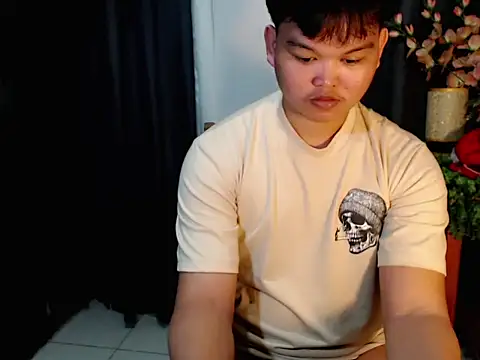 Snapshot of Reynelcock chatting on September 2025 05:59:02 PM Reynelcock online show from September 2025 05:59:02 PM
