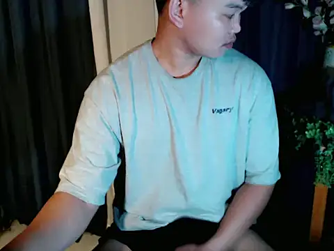 Snapshot of Reynelcock chatting on September 2025 05:14:01 PM Reynelcock online show from September 2025 05:14:01 PM