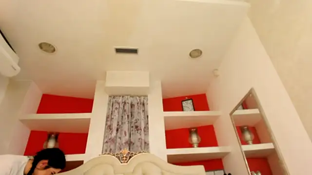 SarraRay online show from October 2025 06:09:01 PM