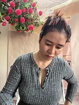 Snapshot of Bollozzy_89 chatting on November 2025 12:42:01 AM Bollozzy 89 online show from November 2025 12:42:01 AM