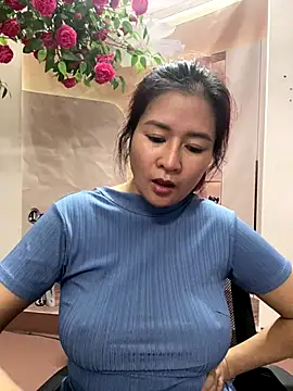 Snapshot of Bollozzy_89 chatting on December 2025 03:54:01 PM Bollozzy 89 online show from December 2025 03:54:01 PM