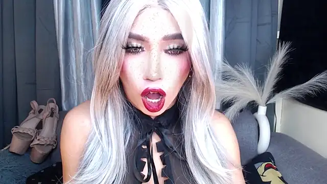 Snapshot of UrGoddess_xx chatting on October 2025 05:10:01 PM UrGoddess xx online show from October 2025 05:10:01 PM