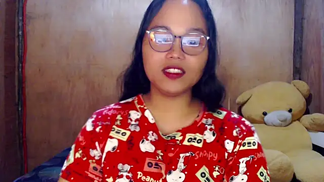 Snapshot of _Lylia chatting on October 2025 10:23:02 AM Lylia online show from October 2025 10:23:02 AM