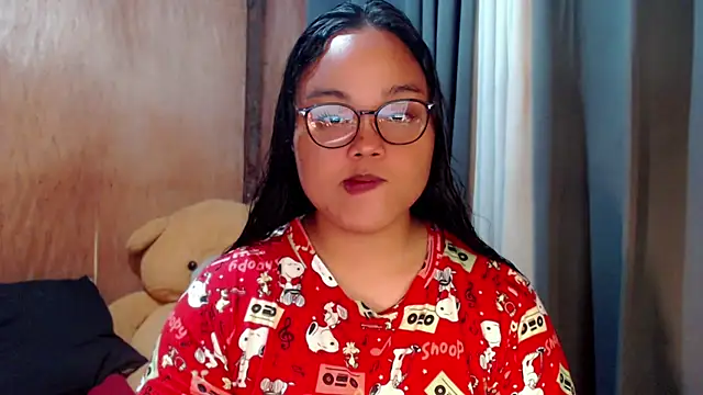 Snapshot of _Lylia chatting on October 2025 09:45:01 PM Lylia online show from October 2025 09:45:01 PM