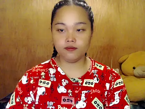 Snapshot of _Lylia chatting on November 2025 09:33:02 AM Lylia online show from November 2025 09:33:02 AM