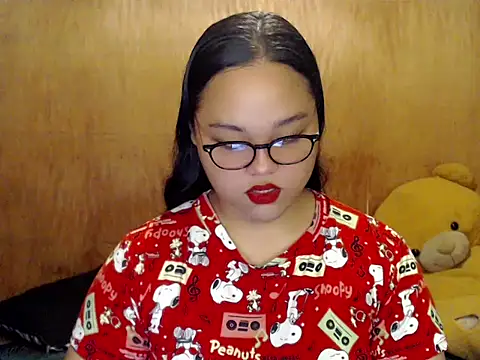 Snapshot of _Lylia chatting on November 2025 09:54:02 AM Lylia online show from November 2025 09:54:02 AM