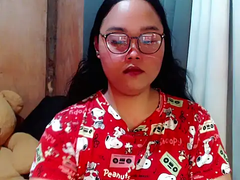  Lylia online show from December 2025 06:37:02 PM