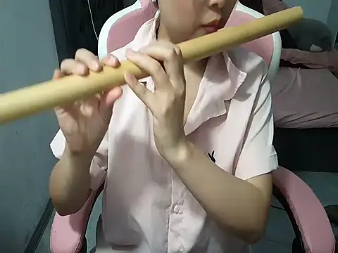 Snapshot of Ori-Yannie chatting on November 2025 05:28:02 AM Ori-Yannie online show from November 2025 05:28:02 AM