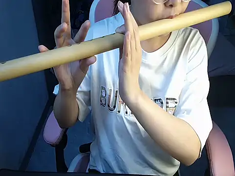 Snapshot of Ori-Yannie chatting on November 2025 06:47:02 AM Ori-Yannie online show from November 2025 06:47:02 AM