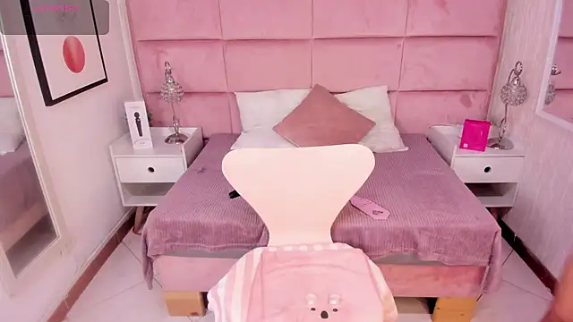 Snapshot of Janah_Myers chatting on October 2025 01:07:02 PM Janah Myers online show from October 2025 01:07:02 PM