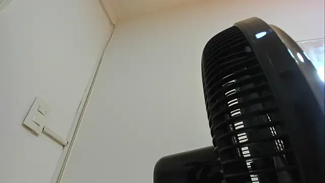 Snapshot of Wonderkloe_ chatting on April 2026 02:20:01 AM Wonderkloe online show from April 2026 02:20:01 AM