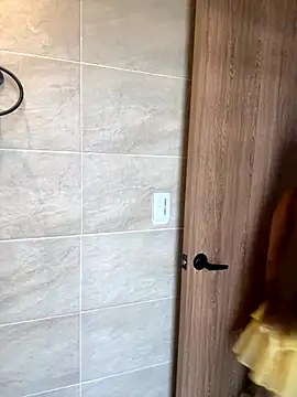 Snapshot of Nikii__ chatting on November 2025 12:15:01 PM Nikii online show from November 2025 12:15:01 PM