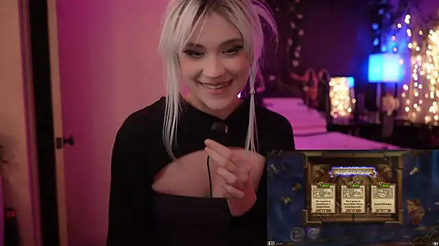 littlelune online show from October 2025 12:00:01 AM