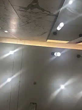 Isabella21  online show from November 2025 09:48:01 PM