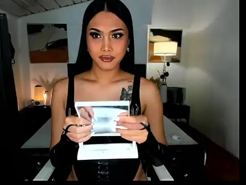 Snapshot of CallaWang chatting on December 2025 08:29:01 PM CallaWang online show from December 2025 08:29:01 PM