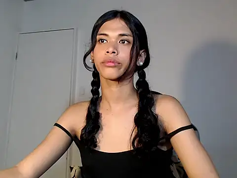 Snapshot of urcurlydiva chatting on November 2025 07:30:01 AM urcurlydiva online show from November 2025 07:30:01 AM