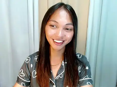 Snapshot of Simi_Ipit chatting on April 2026 05:30:01 PM Simi Ipit online show from April 2026 05:30:01 PM