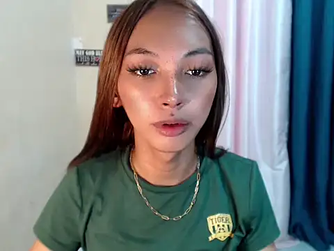 Snapshot of Simi_Ipit chatting on May 2026 08:22:02 AM Simi Ipit online show from May 2026 08:22:02 AM