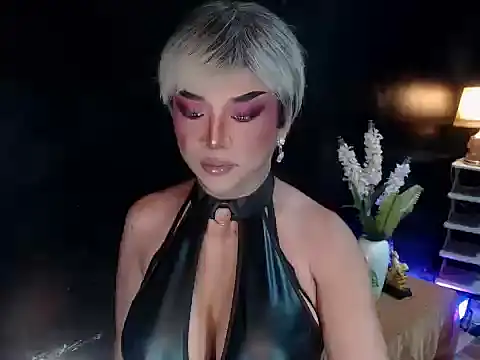 Snapshot of xAuroraRobinsx chatting on May 2026 06:15:02 PM xAuroraRobinsx online show from May 2026 06:15:02 PM