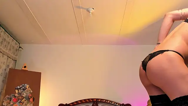 nonbinaryangel online show from May 2026 02:18:01 AM