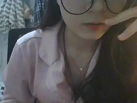 Linzly online show from October 2025 05:12:02 PM