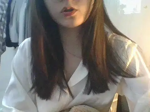 Linzly online show from December 2025 02:50:01 AM