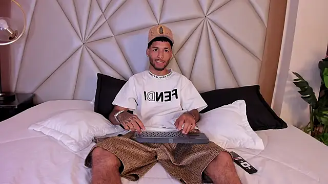 Thiagoferreti online show from January 2026 03:10:02 AM