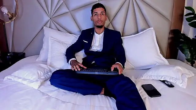 Thiagoferreti online show from February 2026 04:40:02 AM