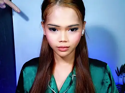 ur holly lexie online show from November 2025 05:06:01 PM