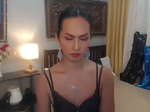 Nathalieheartt online show from November 2025 03:23:02 AM