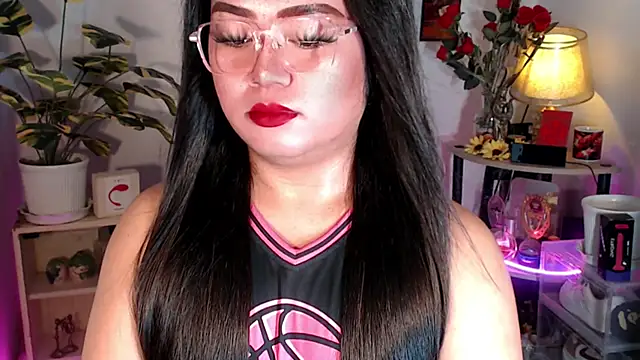 Snapshot of YourSweet-mich chatting on November 2025 06:13:02 AM YourSweet-mich online show from November 2025 06:13:02 AM