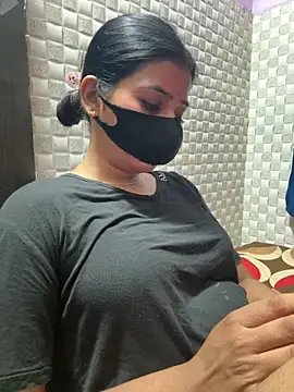 Snapshot of Hot_Jaanvi_ chatting on April 2026 03:33:02 PM Hot Jaanvi online show from April 2026 03:33:02 PM