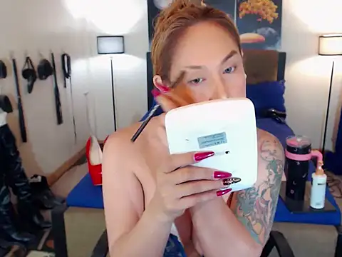 Allysonevanns online show from February 2026 06:00:02 PM