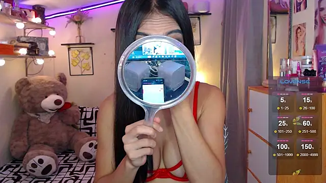 izabella moore online show from May 2026 12:41:01 AM